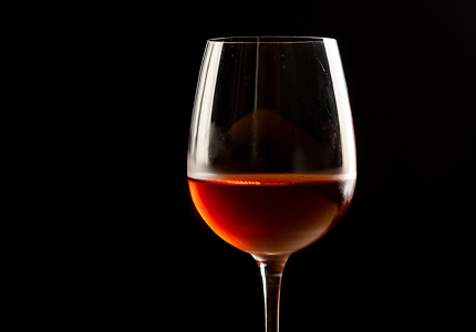 Вино в бокале — спиртной напиток с содержанием этанола
